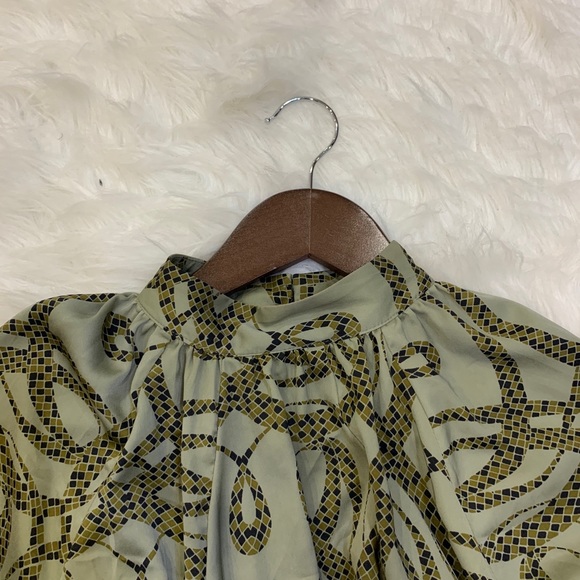 H&M satin flowy dress - Picture 2 of 3